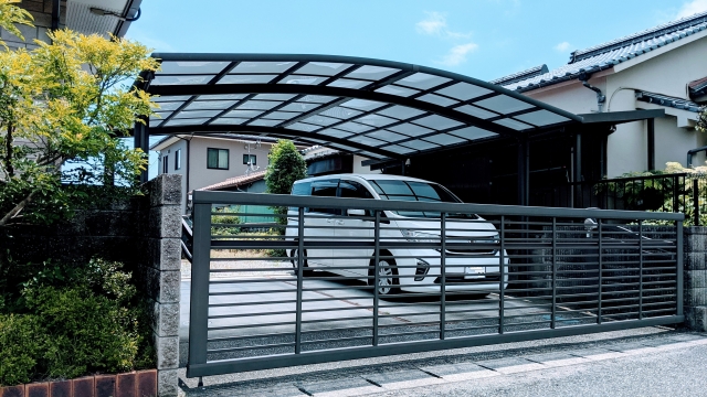 カーポート設置費用の目安｜サイズと強度で比較